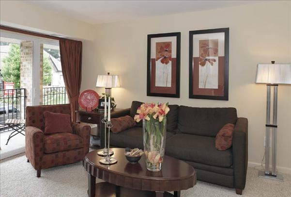 The Oaks at Falls Church - Photo 3 of 15