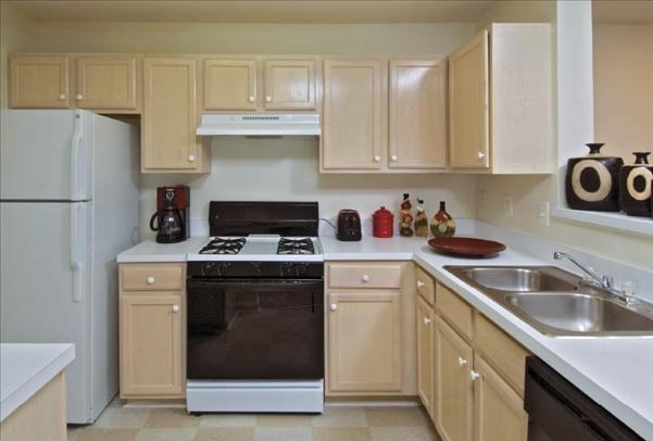 Governors Green - Photo 2 of 13