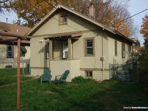 1801 Thomas Ave N - Photo 2 of 10