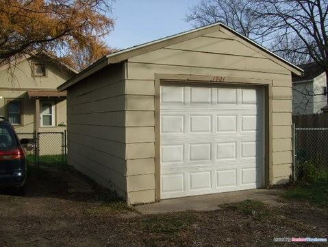 1801 Thomas Ave N - Photo 3 of 10