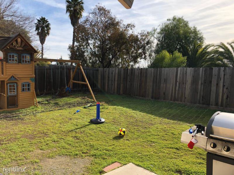 Silvercrest Way - Photo 3 of 20