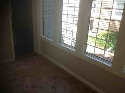 614 S 18th St - Photo 3 of 5