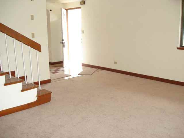 590 S Marine Corps Dr - Photo 2 of 3