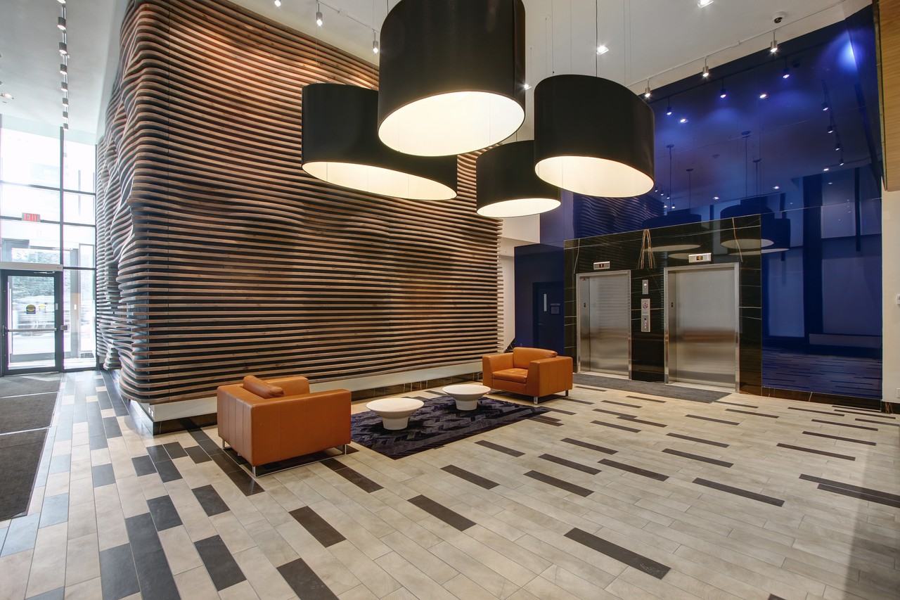 111 Bathurst Street #419