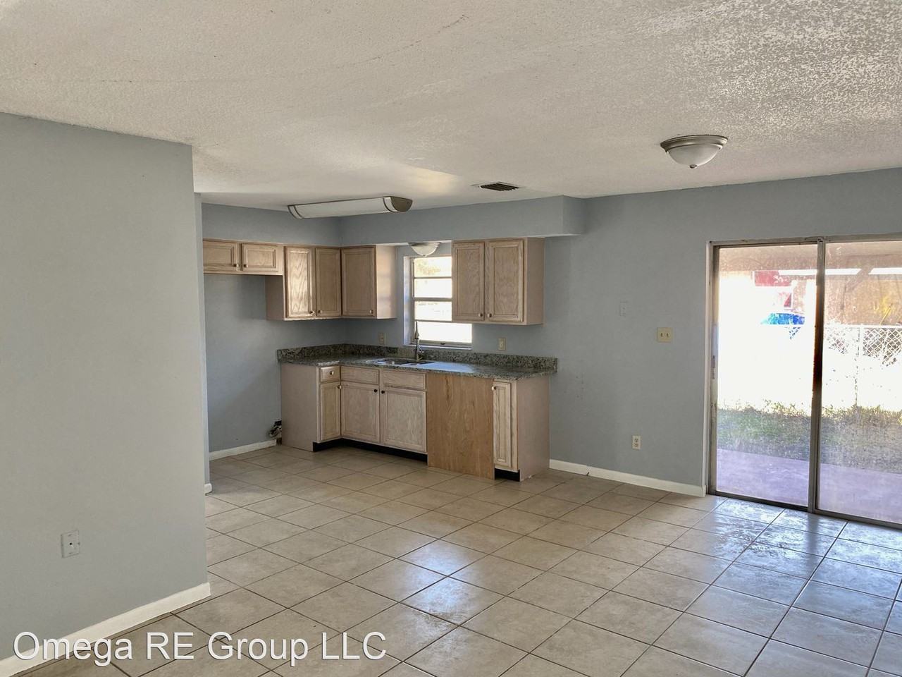 320 S Grosse Avenue - Photo 3 of 21