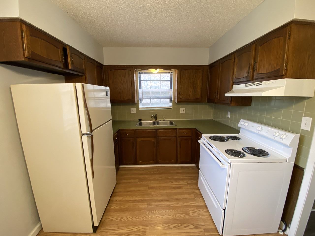 1106 E South Ave - Photo 3 of 19