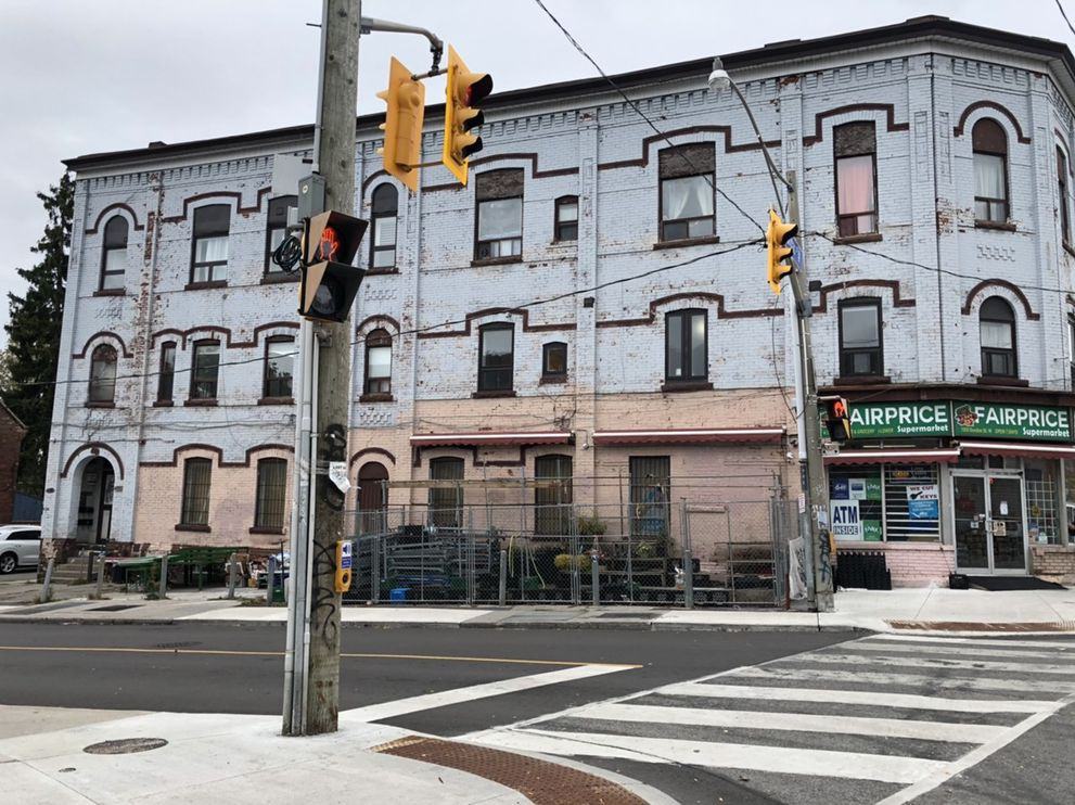 Sheridan Building Apartments 124 Sheridan Avenue, Toronto, ON M6K 2H2