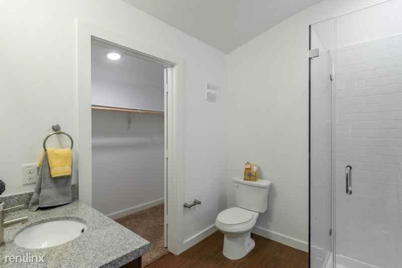 1431 Main St - Photo 3 of 32