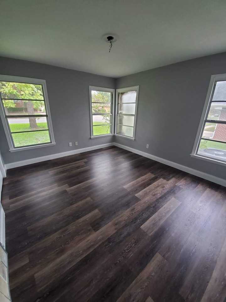 1405 Doris Dr - Photo 3 of 6