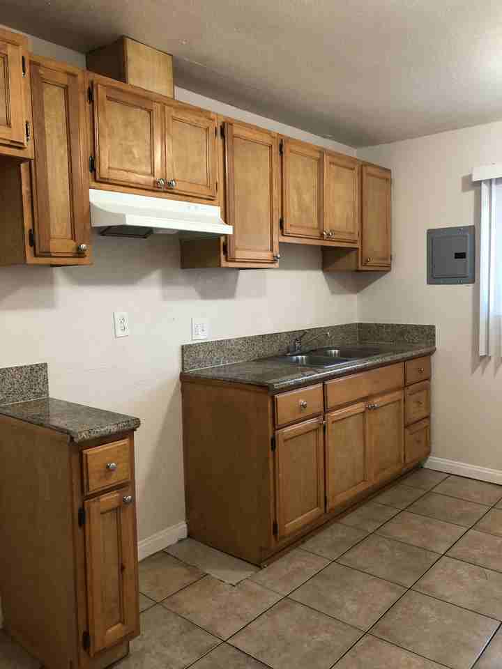 4701 Live Oak Street ##3 - Photo 3 of 6