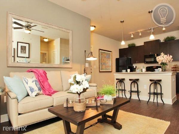 620 and 2222 - Photo 2 of 10