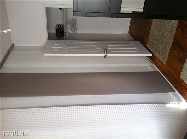 428 Armada Rd S - Photo 3 of 9