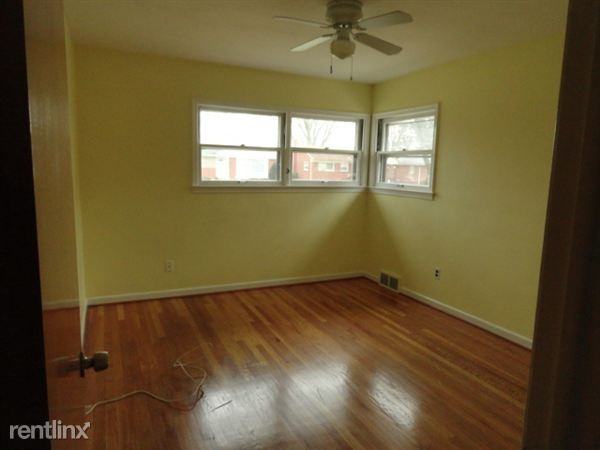 28518 Cleveland - Photo 2 of 5