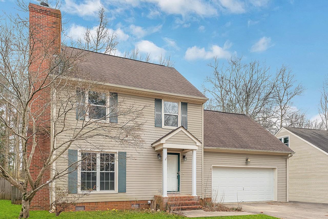 127 Suffolk Drive - Photo 2 of 19