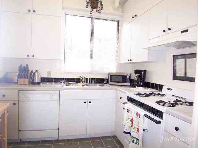 2271 Union Street - Photo 2 of 20