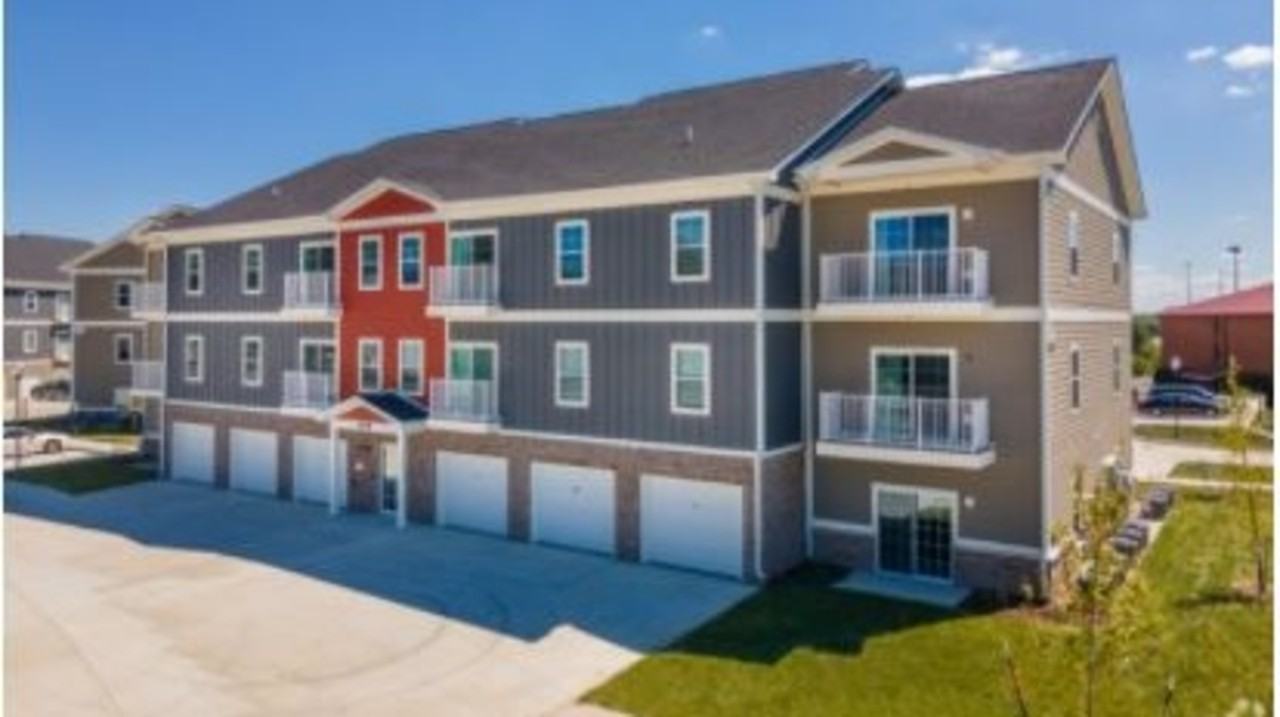 5495 Coventry Ln - Photo 3 of 50