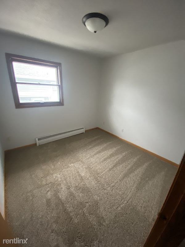 1431 16 1/2 St S - Photo 2 of 8