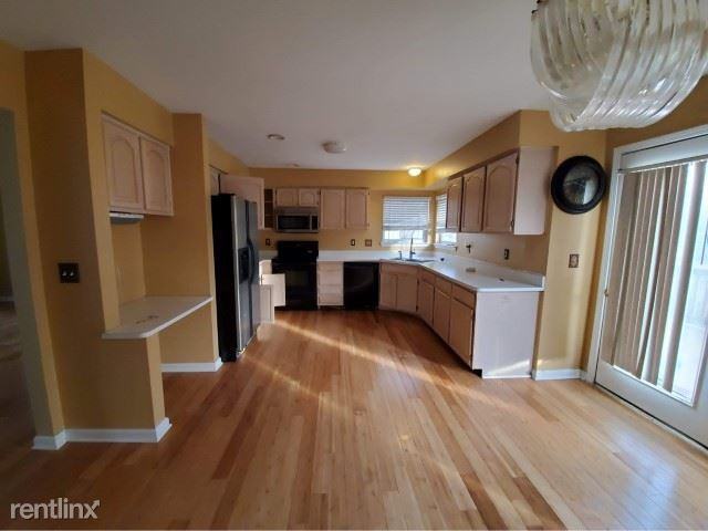 853 Huntclub Blvd - Photo 3 of 15