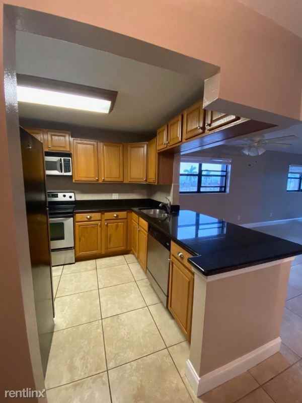 701 701 N Indian River Dr 301 - Photo 3 of 10