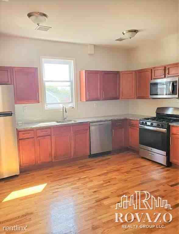 7 Chelsea Ave - Photo 2 of 8