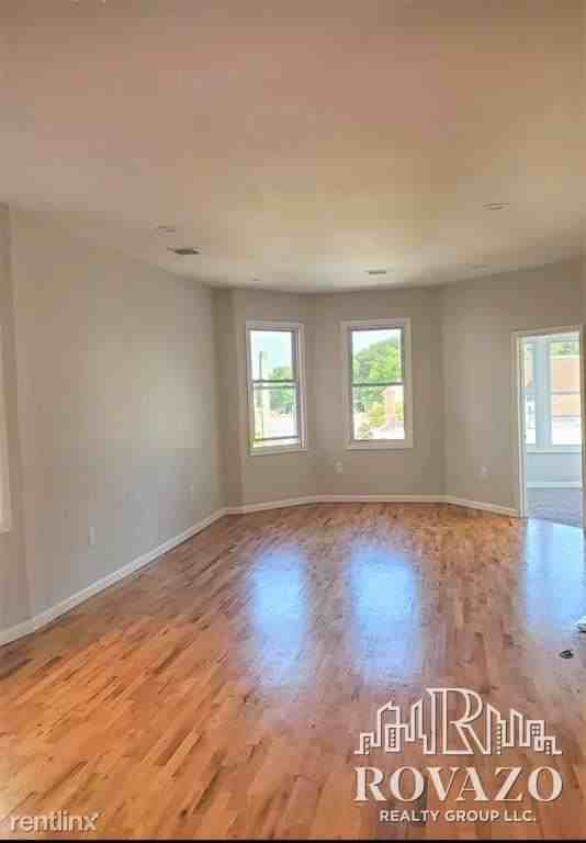 7 Chelsea Ave - Photo 3 of 8