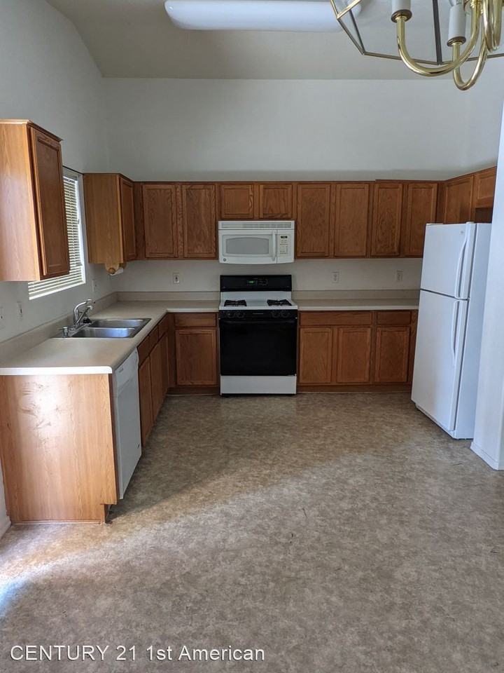 7424 E Cross Ridge Pl - Photo 3 of 15