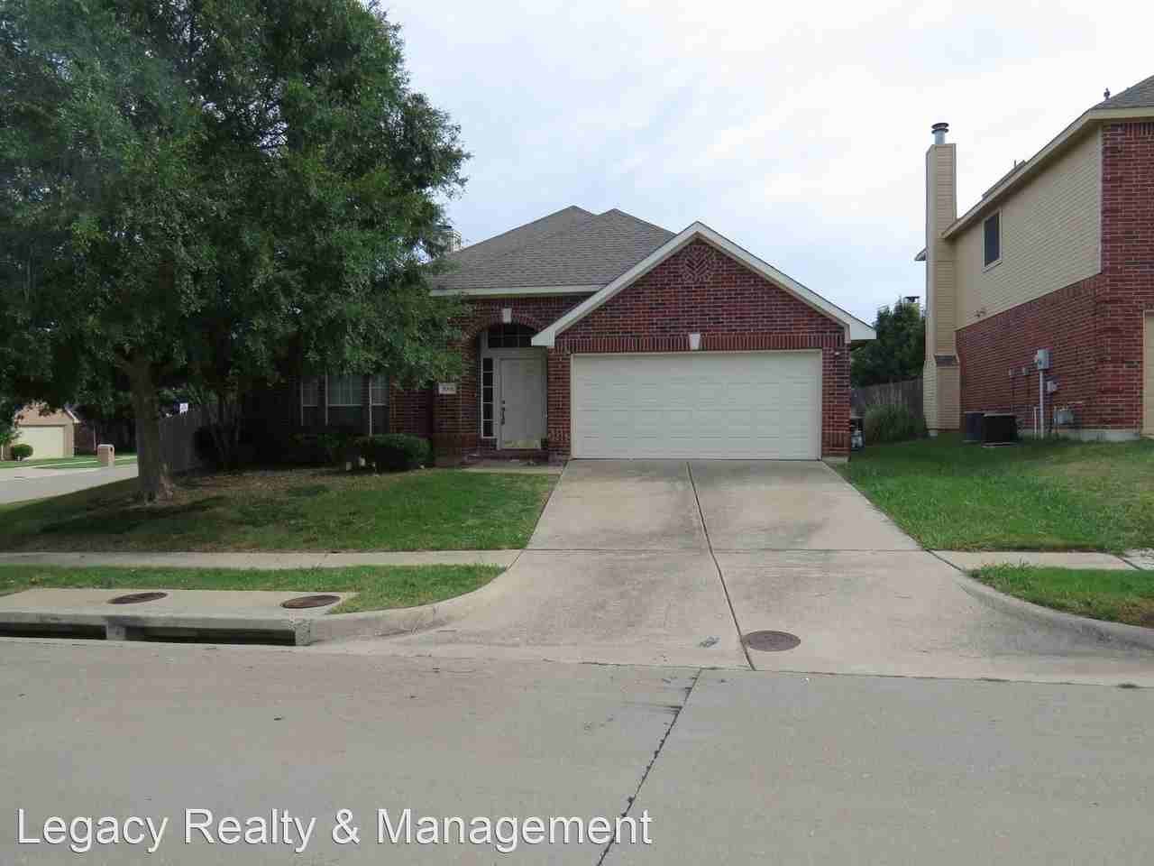 5001 Lake Crest Dr - Photo 2 of 13