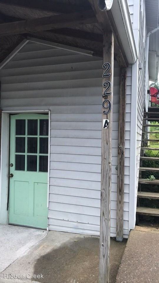 229 West King Street - Photo 2 of 20