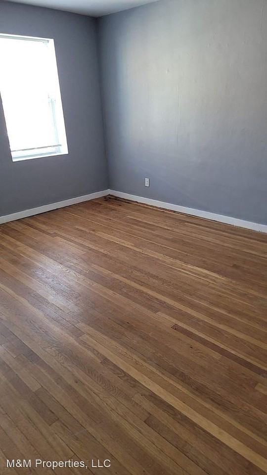 1008 Main Street - Photo 2 of 9