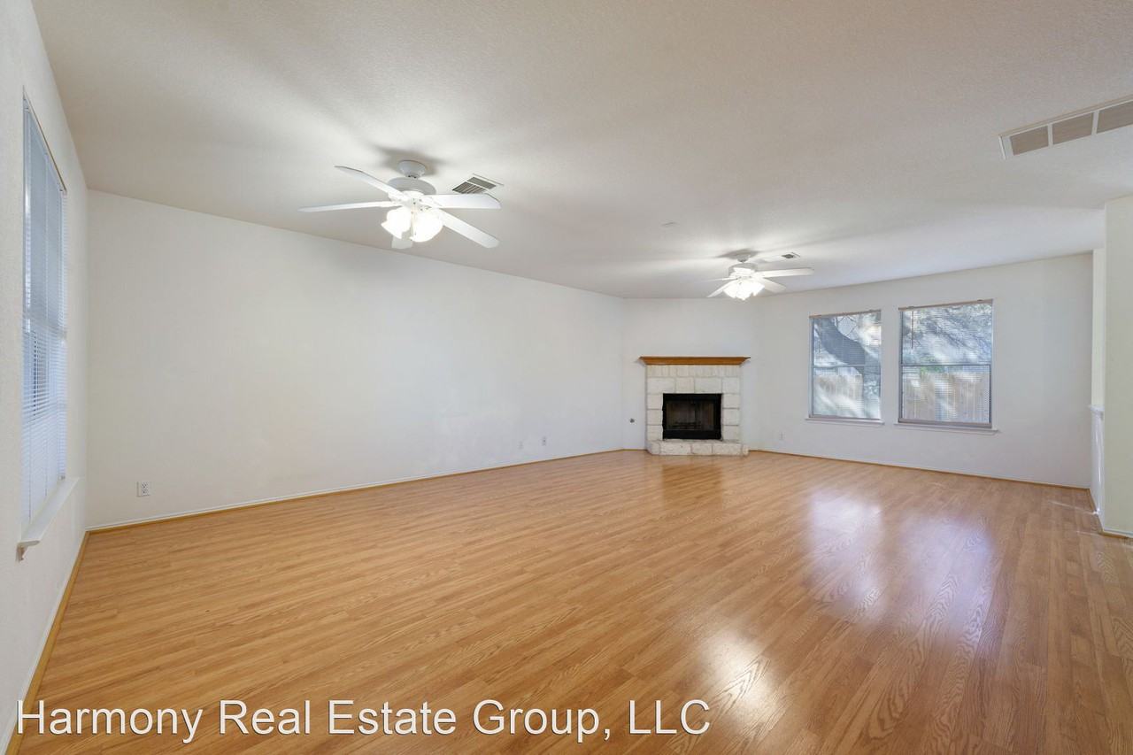 102 Presidio Dr - Photo 3 of 22