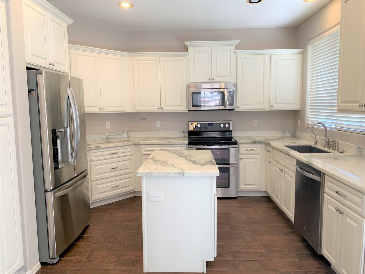 3339 E Cullumber Ct - Photo 3 of 21