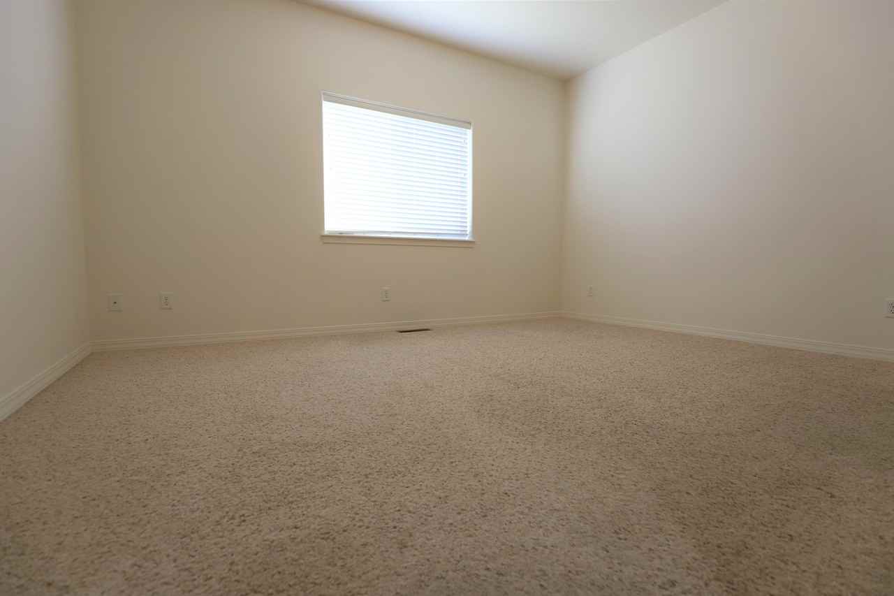 165 Vermont Ave - Photo 6 of 13