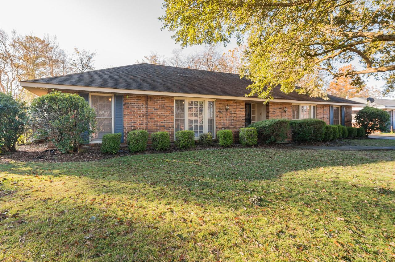 3461 Sommerville Dr - Photo 3 of 50