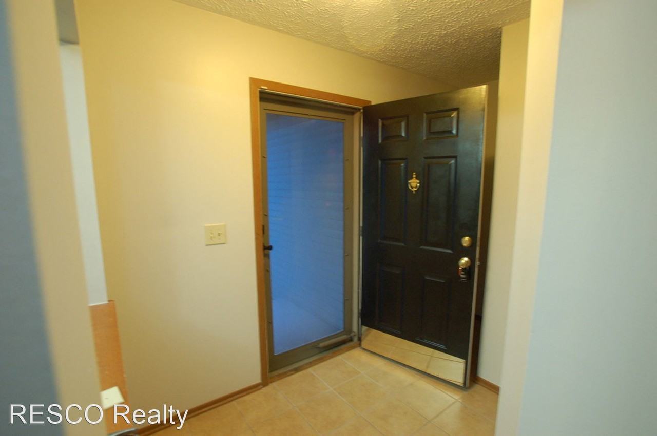 6093 Ashleylynn Ct - Photo 3 of 25