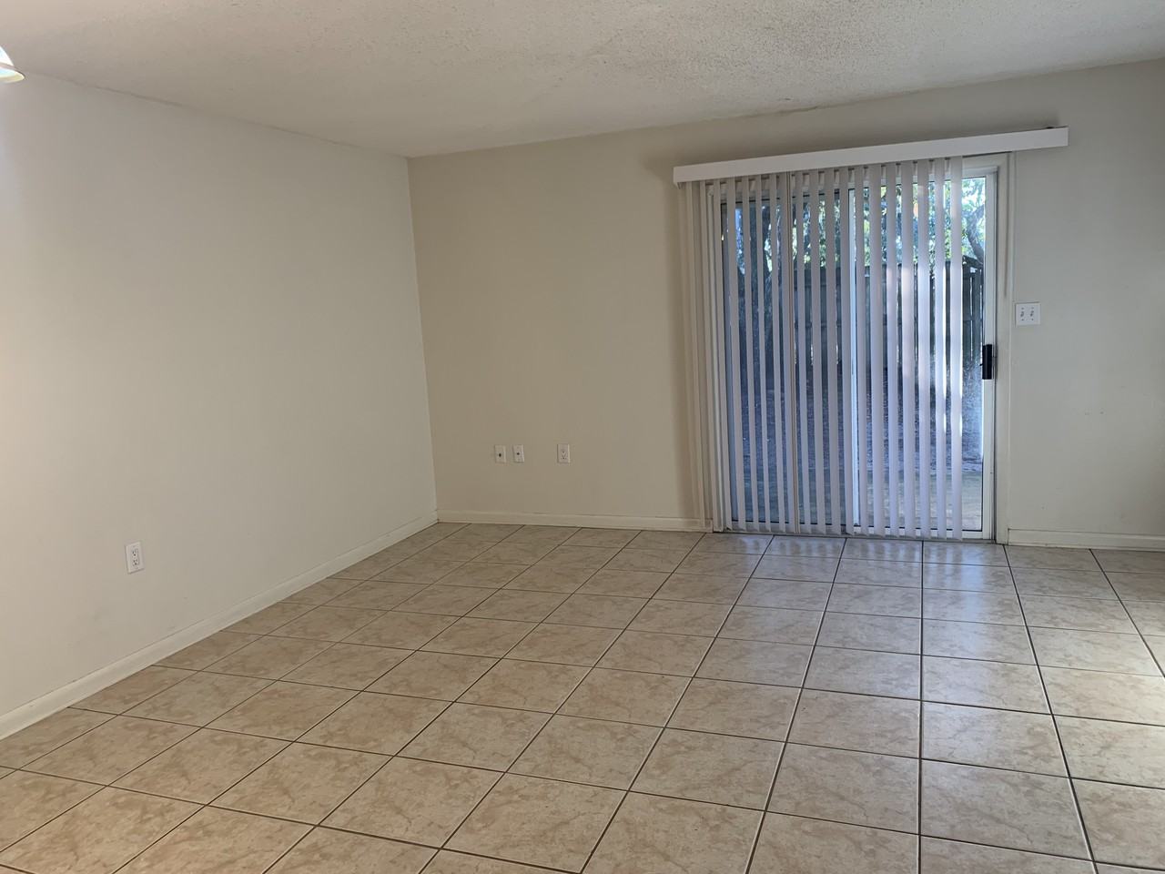 122 Scottwood Dr Se - Photo 3 of 9