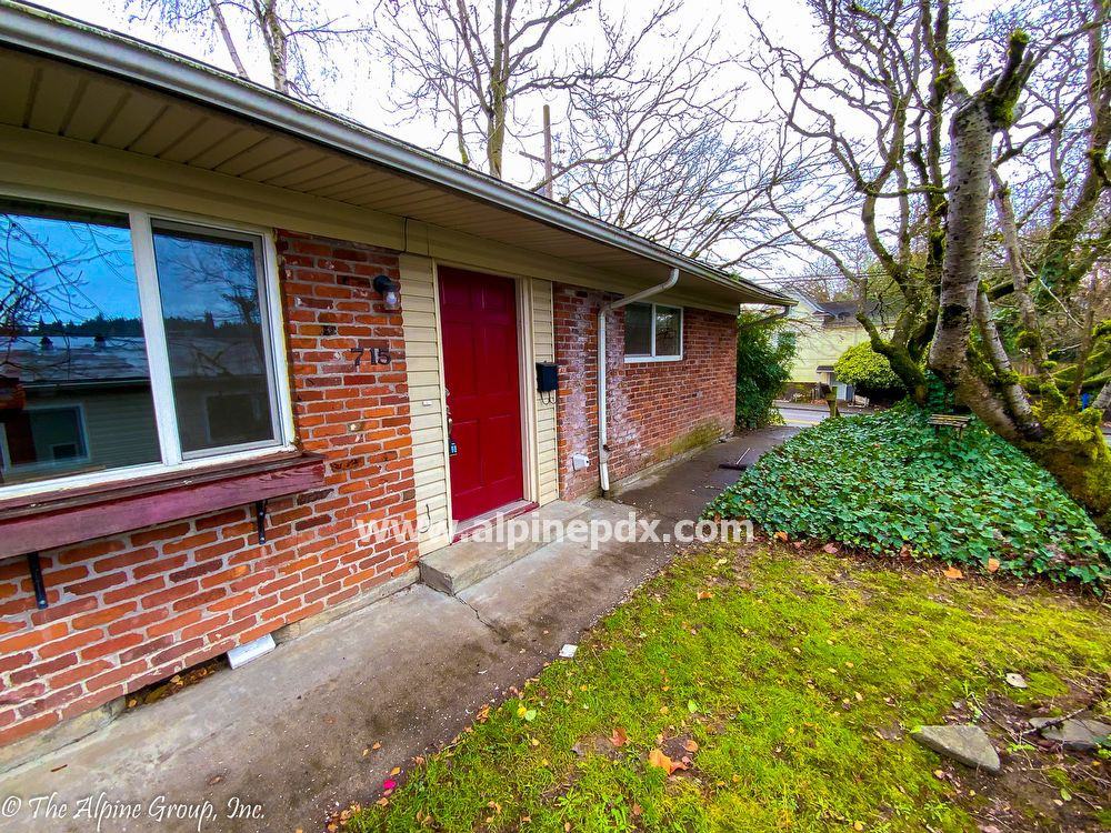 715 Se Tacoma St - Photo 2 of 15