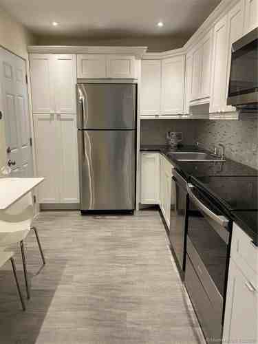 1200 Mariposa Ave #E104