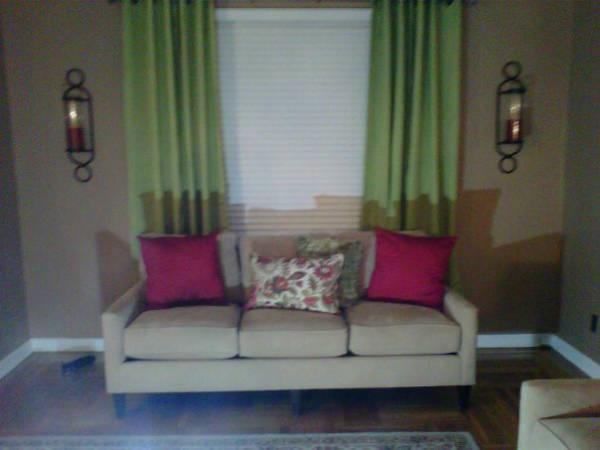 1235 Astor Ave - Photo 2 of 9