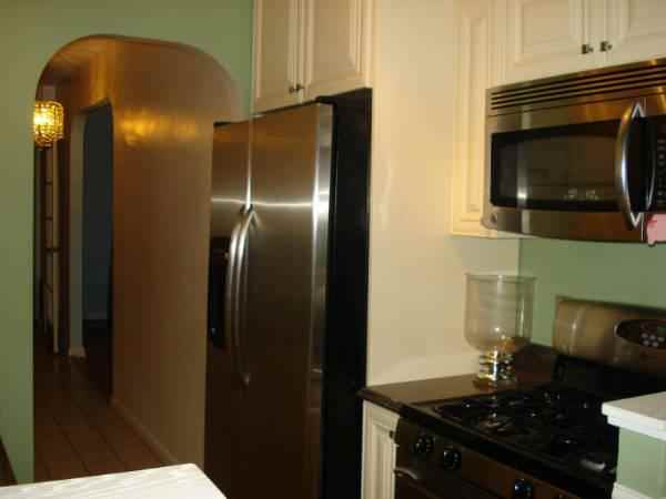 1235 Astor Ave - Photo 3 of 9