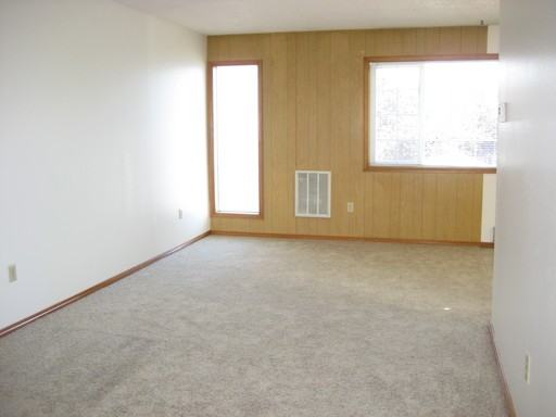 2209 NE 46th Ave - Photo 2 of 7