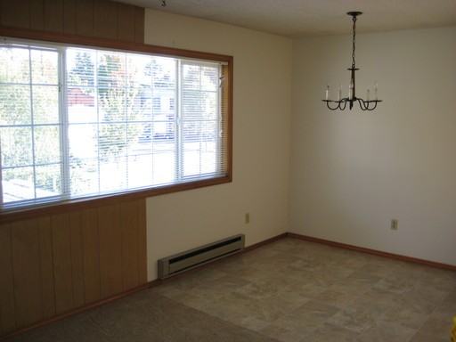 2209 NE 46th Ave - Photo 3 of 7