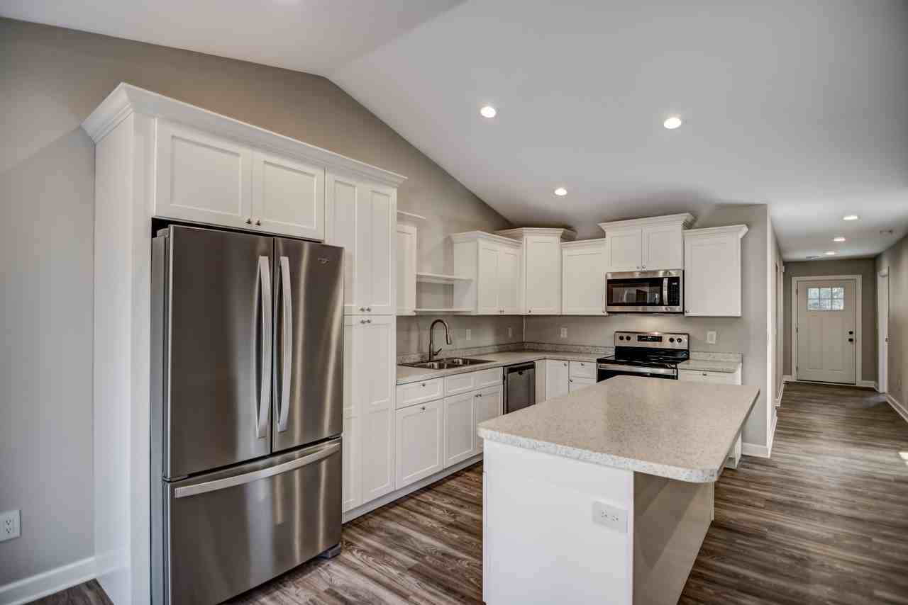 1637 Charleston Drive - Photo 4 of 19