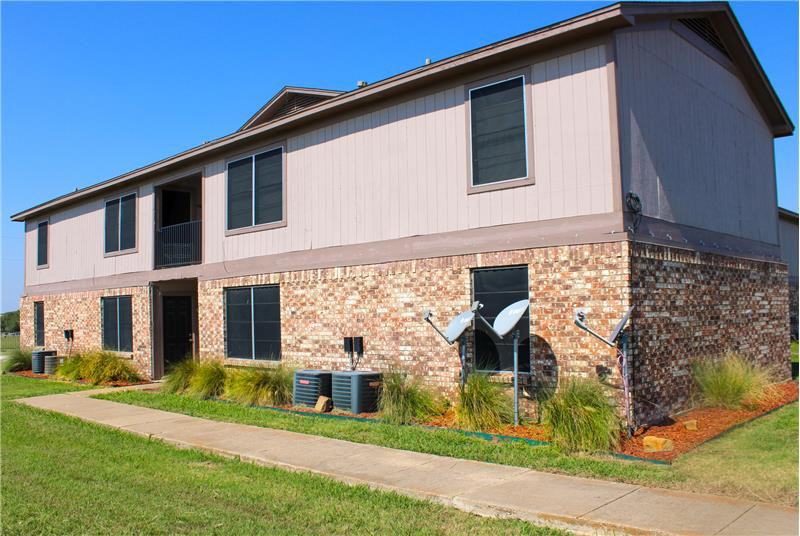 1403 Jl Davis Ave - Photo 2 of 20