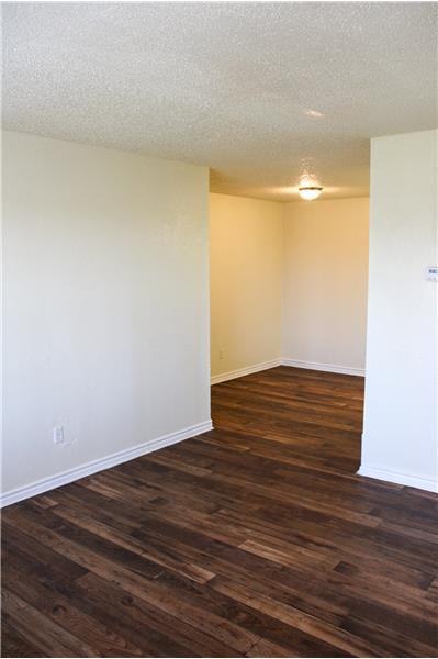 1403 Jl Davis Ave - Photo 5 of 20