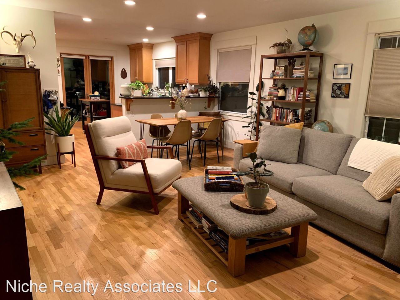 10723 Linden Ave N - Photo 3 of 14