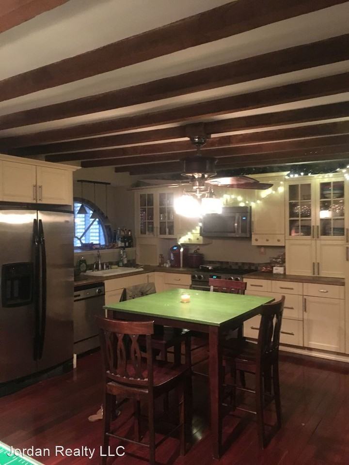 15 Judith St #A - Photo 2 of 9