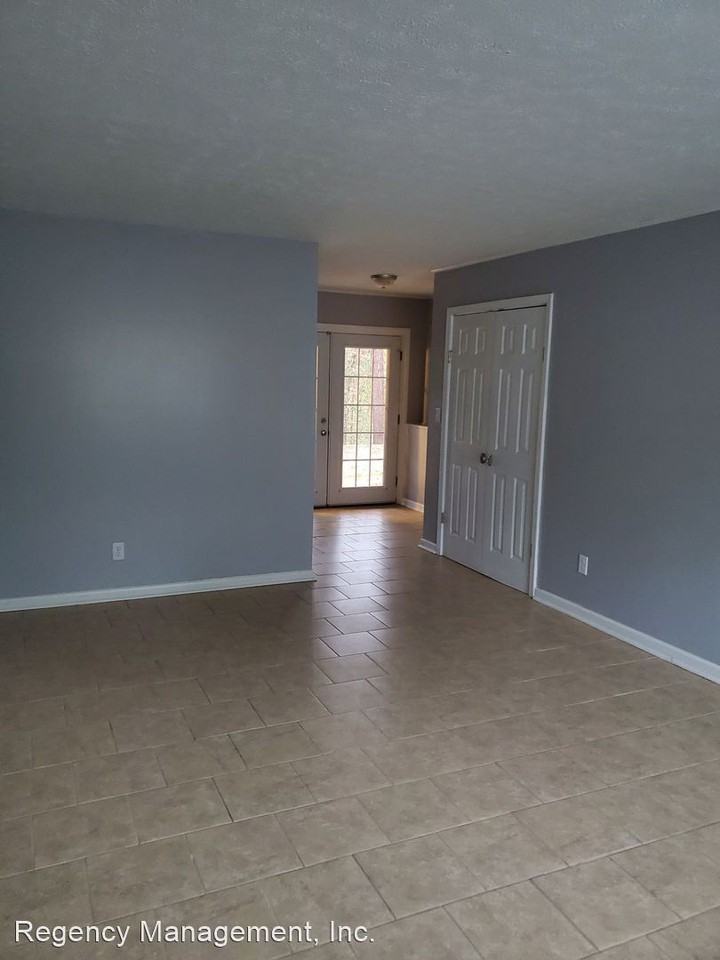 421 Highland Ave - Photo 3 of 14