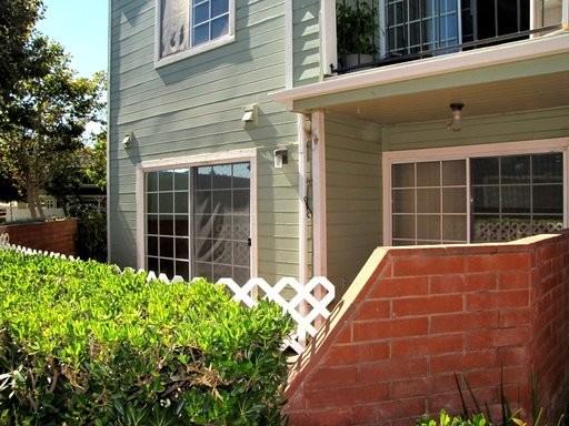 2464 Village Green - Photo 2 of 11