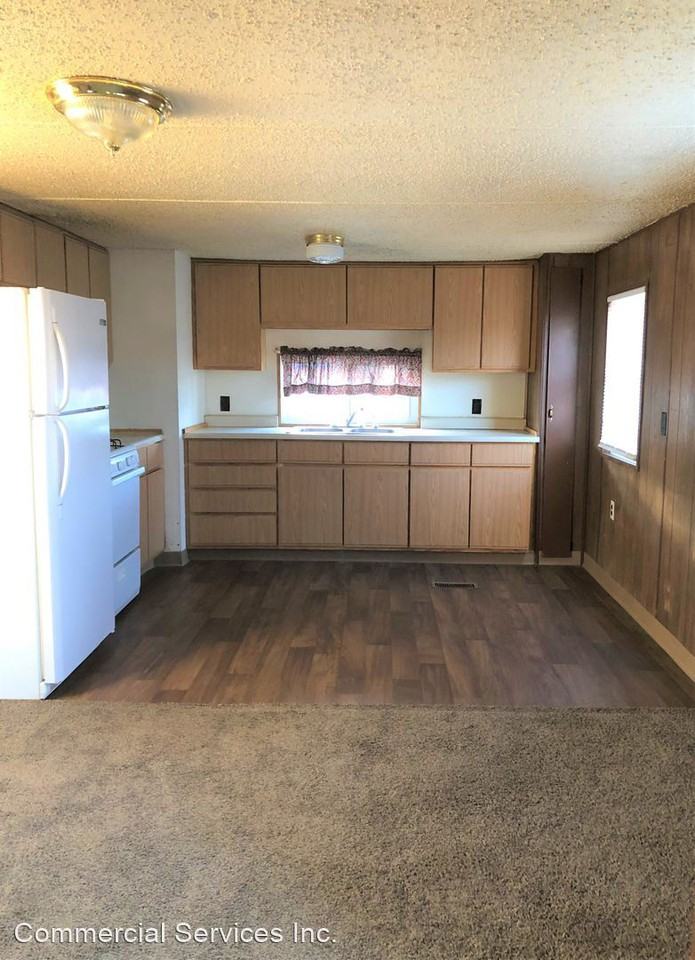 105 N 6th Ave - Photo 2 of 6
