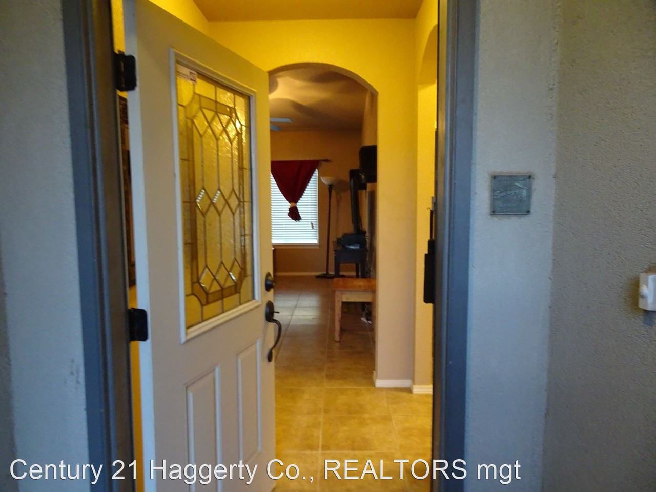 620 Bell Gordon St - Photo 2 of 20